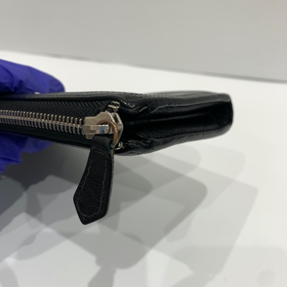 Givenchy Black L Zip Around Sku#85522 (Gently used, corners tearing) - Picture 4 of 15